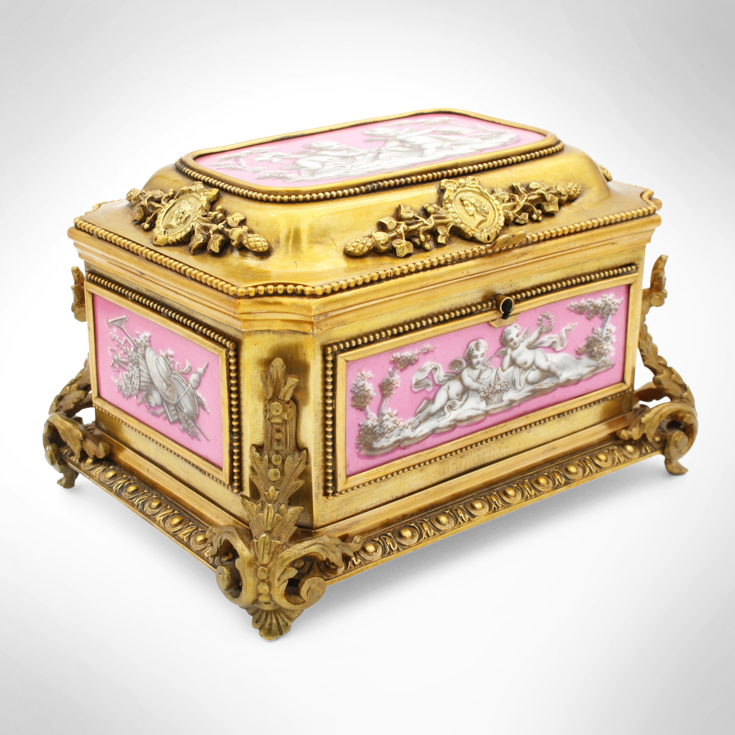 Fine Art & Antiques 
