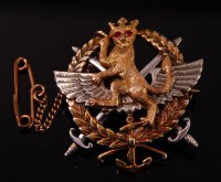 Lot 386 - A 9 ct gold sweetheart brooch depicting a...