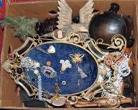 Lot 149 - A box of miscellaneous items to include;...