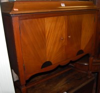 Lot 1419 - A 1930s walnut cased Tyrela freestanding...