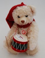 Lot 1541 - A Steiff teddy-bear 'Trommier', No.037368,...