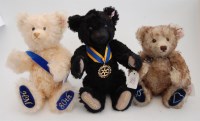 Lot 1546 - A Steiff commemorative teddy-bear 'Queen...
