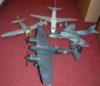 Lot 1640 - A large collection of mixed plastic kit built...