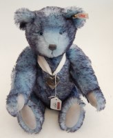 Lot 1523 - A Steiff Forget-Me-Not Bear, No.666001,...