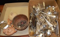 Lot 249 - A small collection of miscellaneous items to...