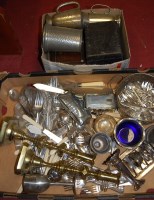 Lot 259 - A collection of miscellaneous metalwares to...