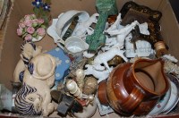 Lot 263 - A small collection of miscellaneous items to...