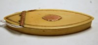 Lot 278 - An early 19th century ivory and gold piquet...