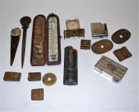 Lot 289 - A small collection of miscellaneous items to...