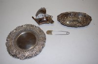 Lot 300 - An Edwardian silver pin dish, having all-over...
