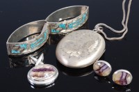 Lot 424 - Assorted silver costume jewellery to include...