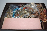Lot 453 - A box of miscellaneous costume jewellery to...