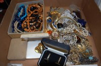 Lot 454 - A large collection of assorted costume...