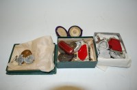 Lot 512 - A small collection of miscellaneous items to...