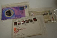 Lot 492 - A small collection of assorted early 20th...