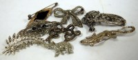 Lot 291 - A large collection of assorted mainly silver...
