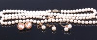 Lot 310 - A cultured pearl single string necklace,...