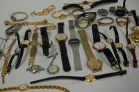 Lot 423 - A gents Sekonda quartz steel backed wristwatch,...