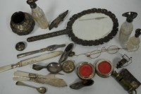 Lot 427 - A collection of miscellaneous items, to...