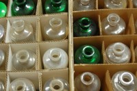 Lot 552 - A large quantity of various glass apothecary...