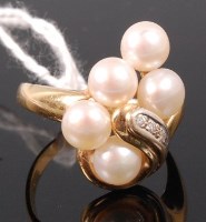 Lot 351 - A modern 18ct gold, cultured pearl and diamond...