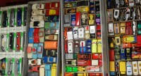 Lot 569 - Seven trays of mixed modern issue and playworn...