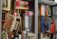 Lot 593 - Two boxes of mixed modern issue diecast and 00...