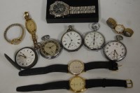Lot 442 - An Edwardian silver cased open faced pocket...
