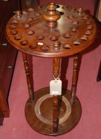 Lot 1201 - A modern turned beech snooker cue / stick stand