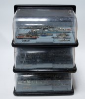 Lot 11 - A collection of assorted plastic kit models of...