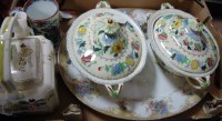 Lot 39 - A box of miscellaneous china to include pair...