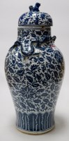 Lot 100 - A large Chinese export blue & white vase and...