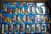 Lot 124 - A box of assorted boxed modern issue diecast...