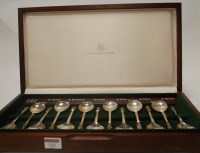 Lot 222 - A cased set of thirteen modern silver apostle...