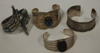 Lot 294 - A ladies Mexican silver and abalone shell set...
