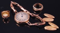 Lot 383 - A ladies 9ct gold cased wristwatch, having...