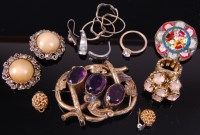 Lot 391 - A large Victorian ladies pinchbeck and gem-set...