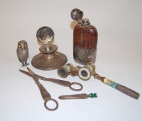 Lot 261 - An Edwardian silver capstan ink well, together...