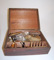 Lot 276 - A box of miscellaneous items to include horn...