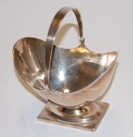 Lot 210 - An Edwardian silver sweetmeat dish, having...
