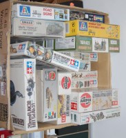 Lot 451 - A collection of assorted unbuilt plastic kit...