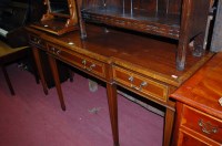 Lot 1406 - A contemporary mahogany and crossbanded...