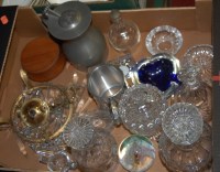 Lot 58 - A box of miscellaneous items to include Stuart...