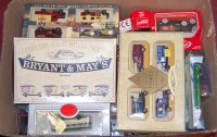 Lot 133 - A collection of assorted boxed modern issue...