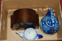 Lot 156 - A small collection of miscellaneous items, to...