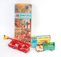 Lot 1691 - Corgi Toys, 1127 Simon Snorkel fire engine,...