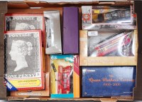 Lot 2528 - 25 various boxed and loose Public Transport...