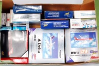 Lot 2558 - 20 assorted 1/400th and 1/500th scale boxed...