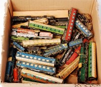 Lot 3160 - Collection of loose hand built card...
