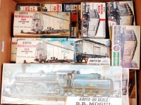 Lot 917 - 8 unmade Airfix locomotive kits with 22 unmade...